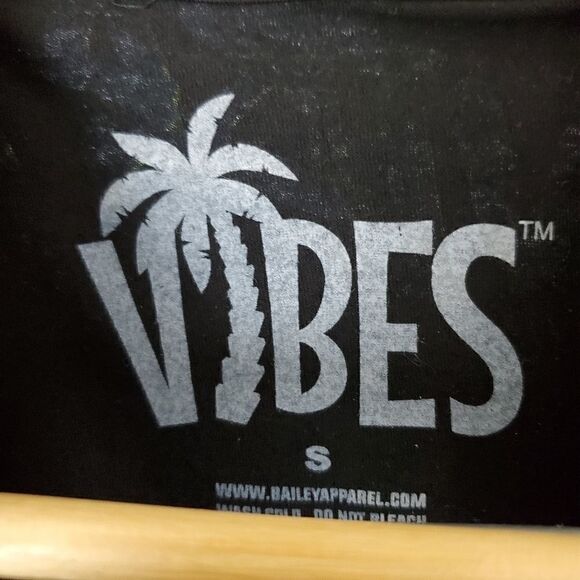 VIBES Surf Shirt Waves & Skull Size Small - Picture 4 of 6